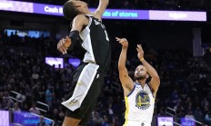 九游娱乐官方入口-勇士马刺对决，强强对话球场上演绝技的简单介绍