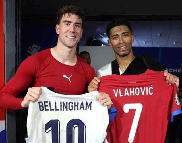 转会市场热闹，多队展开激烈角逐的简单介绍