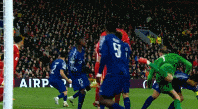 华尔夫迪圣奥斯定门将令人惊叹的扑救，力保比分