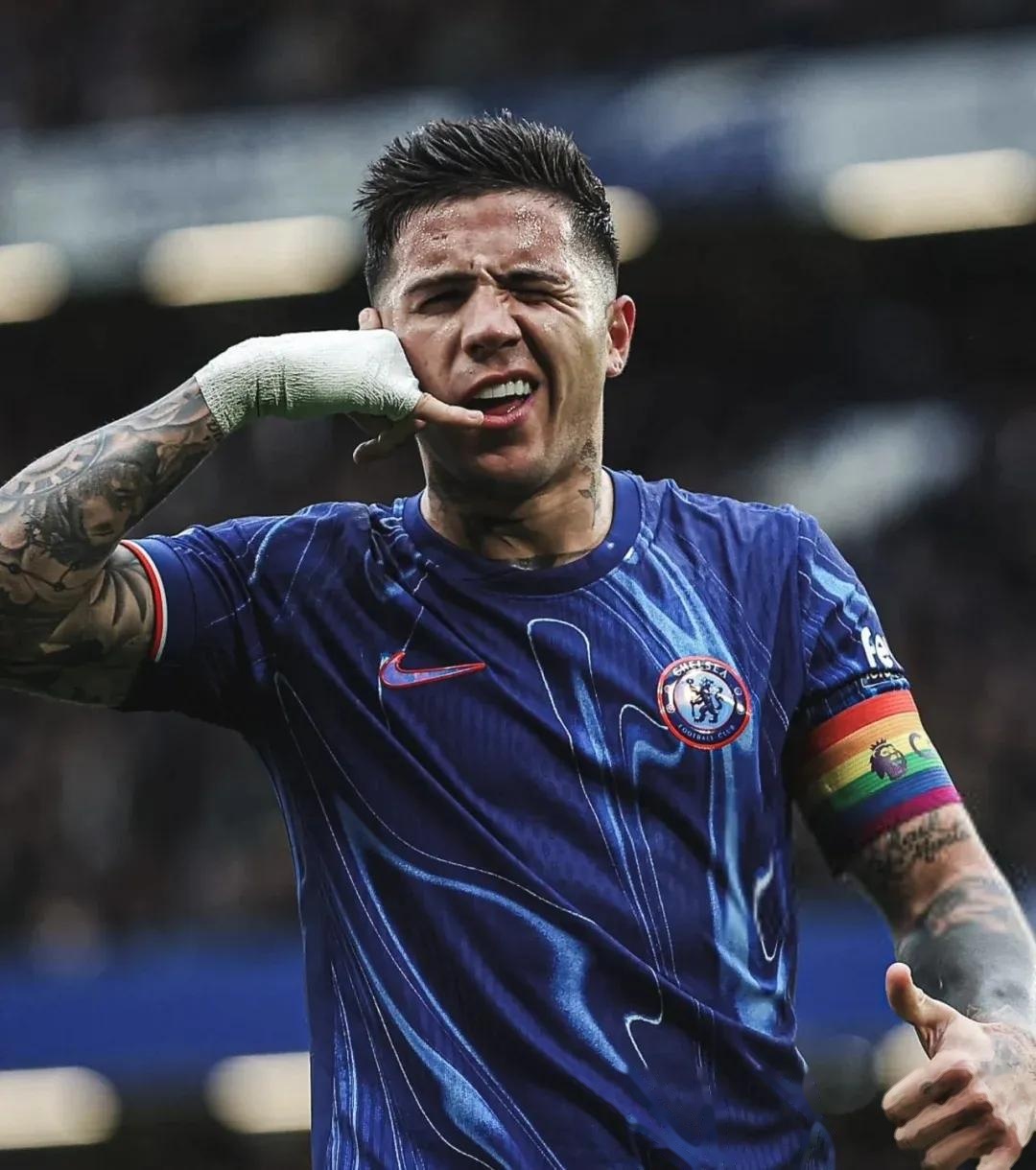 关于阿根廷选手沉着应对，奋力拼搏的信息