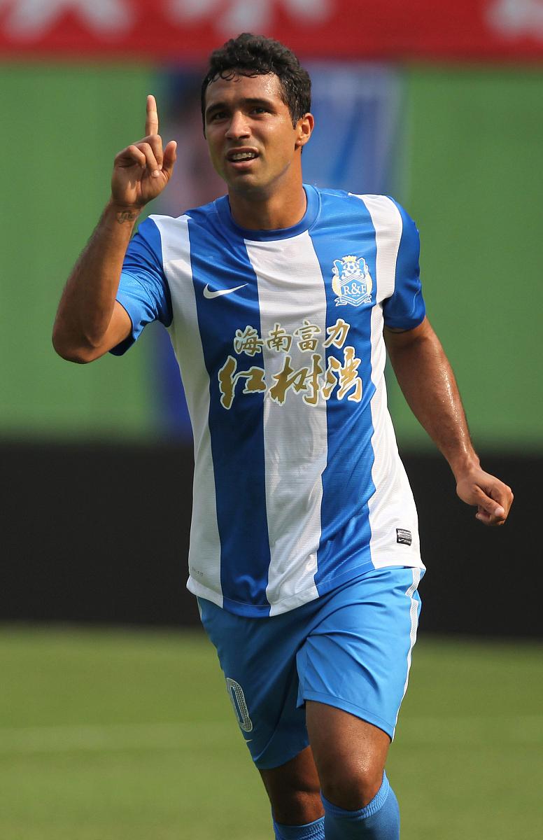 比利亚雷亚尔球员加布里埃尔受到伤病困扰 比利亚雷亚尔球员加布里埃尔受到伤病困扰