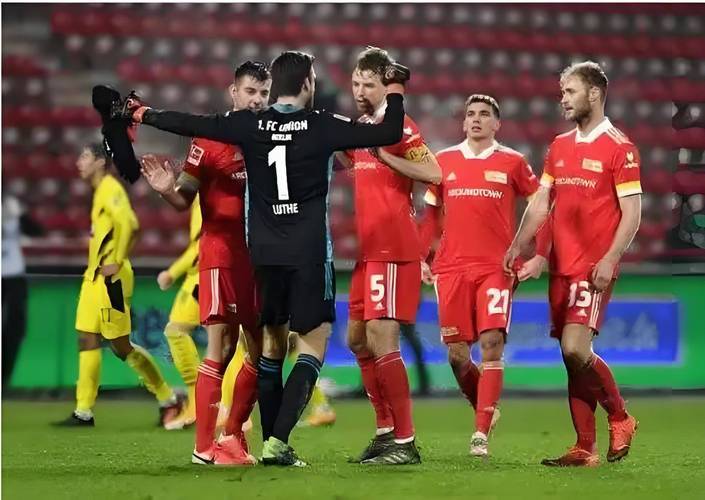 斯图加特客场胜利，逆袭排名的简单介绍