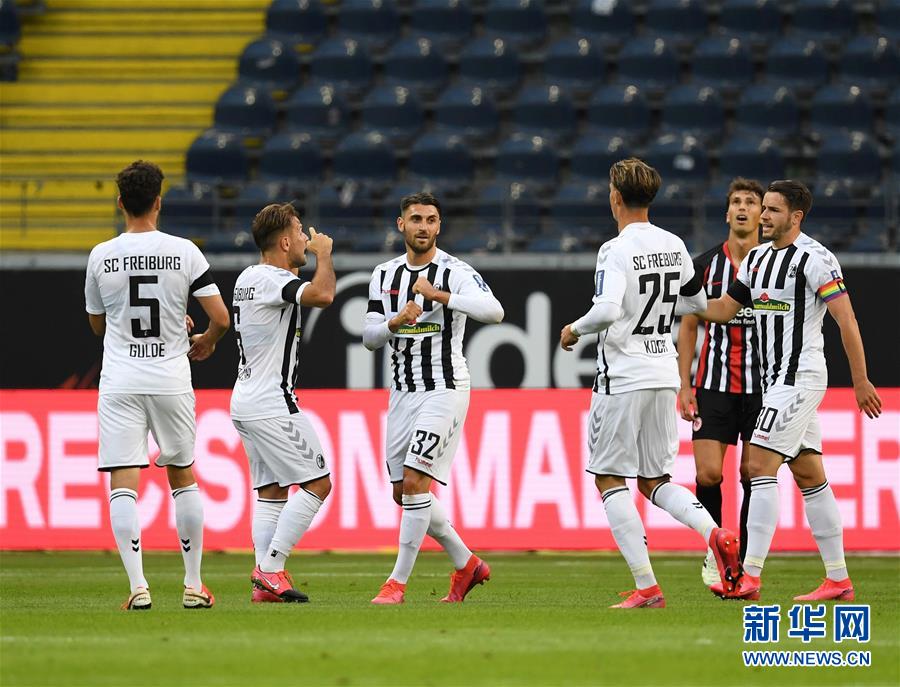 关于明斯特客场战平法兰克福，保持稳定排名的信息