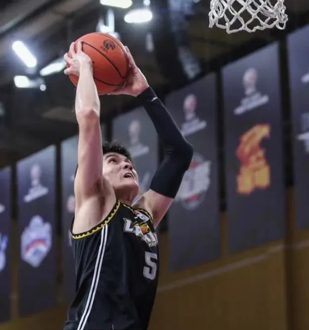 篮球职业联赛球员的个人表现获得认可