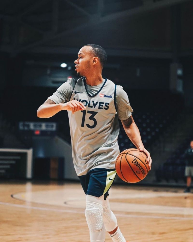 包含球队老板宣布森林狼将投资打造更先进训练中心提高训练质量的词条