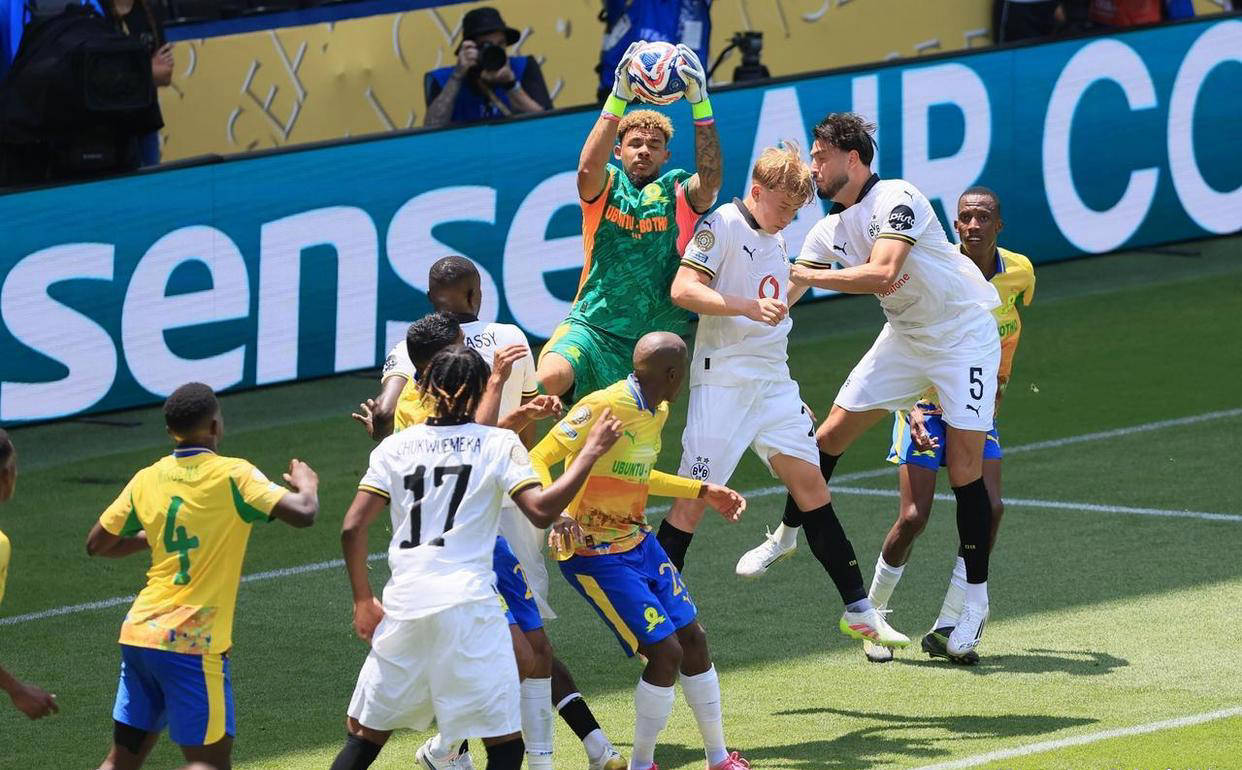 非洲球队在赛场上展现出无畏气势