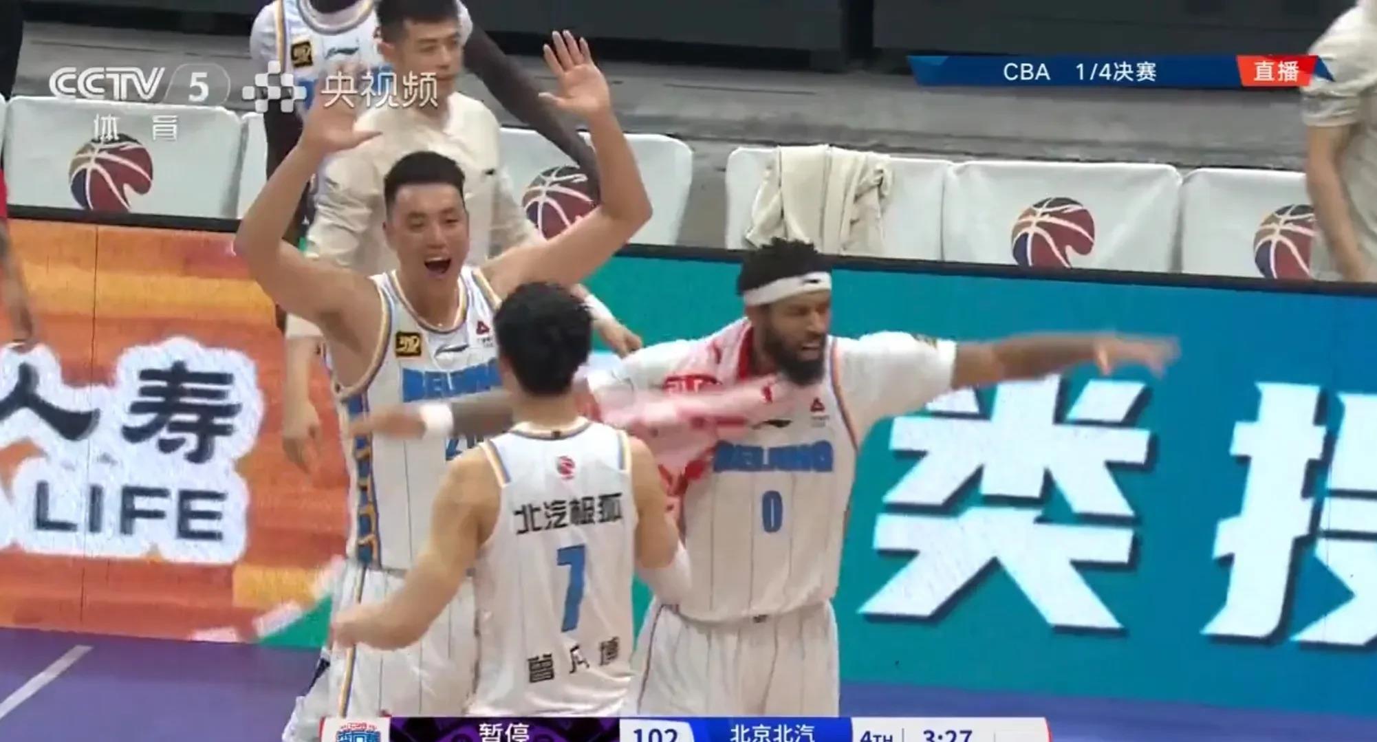 河北男篮在比赛中发挥出色，取得胜利