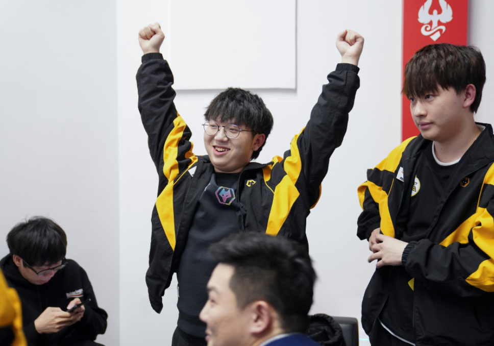 尤文图斯对决狼队，胜负难料