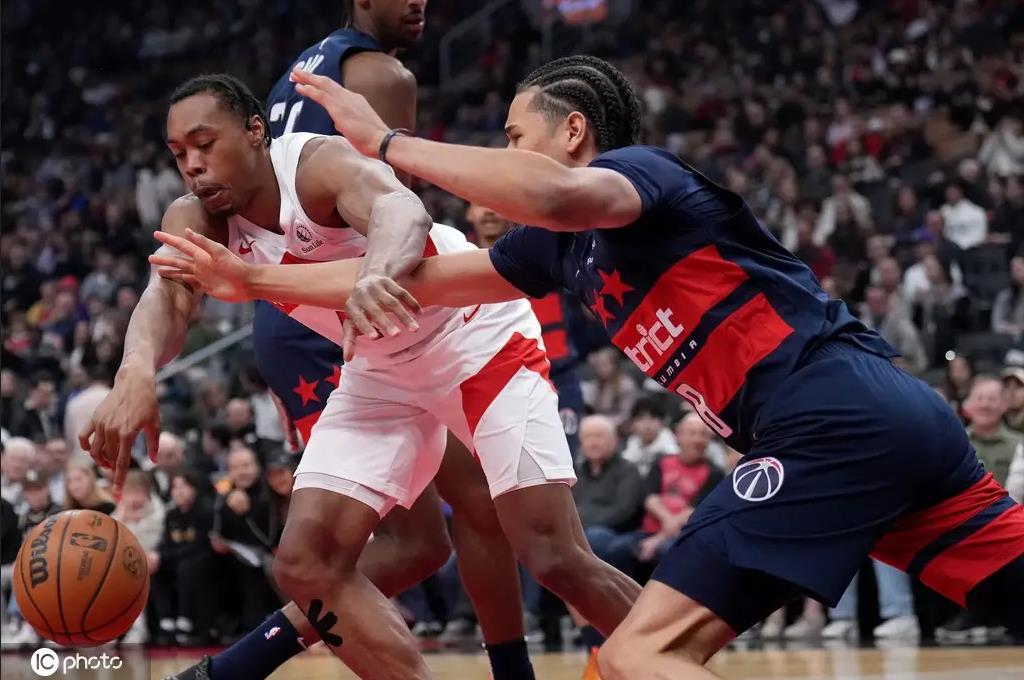 猛龙击败鹈鹕，保持北部优势