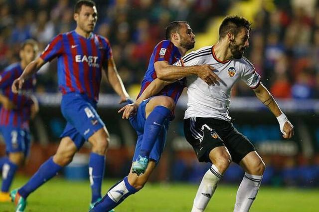 包含瓦拉多利德客场逆袭皇家社会，携三分而归的词条